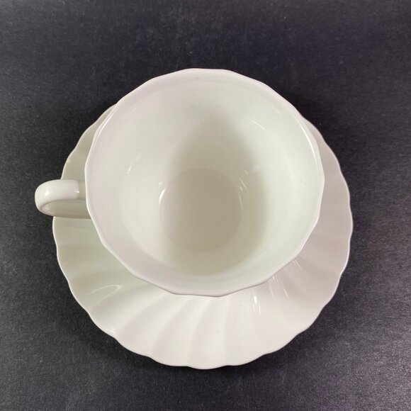 Vintage Wedgwood Candlelight bone china white teacup and saucer - Picture 5 of 7